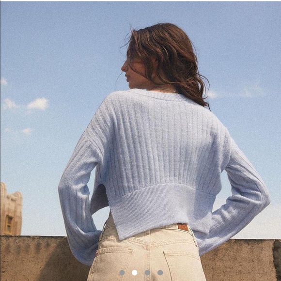 UO Alba cropped pullover Sweater Sky Blue - Picture 2 of 4